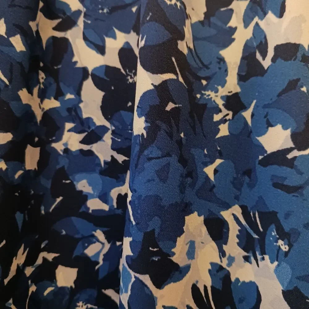 Vince Camuto Floral Top In Blue-Size XL- EUC $98 Retail - Picture 6 of 10